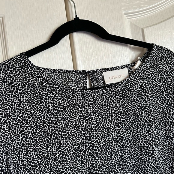 Chico’s mini animal Dritz’s short cap sleeve blouse size medium NEW - Picture 3 of 7